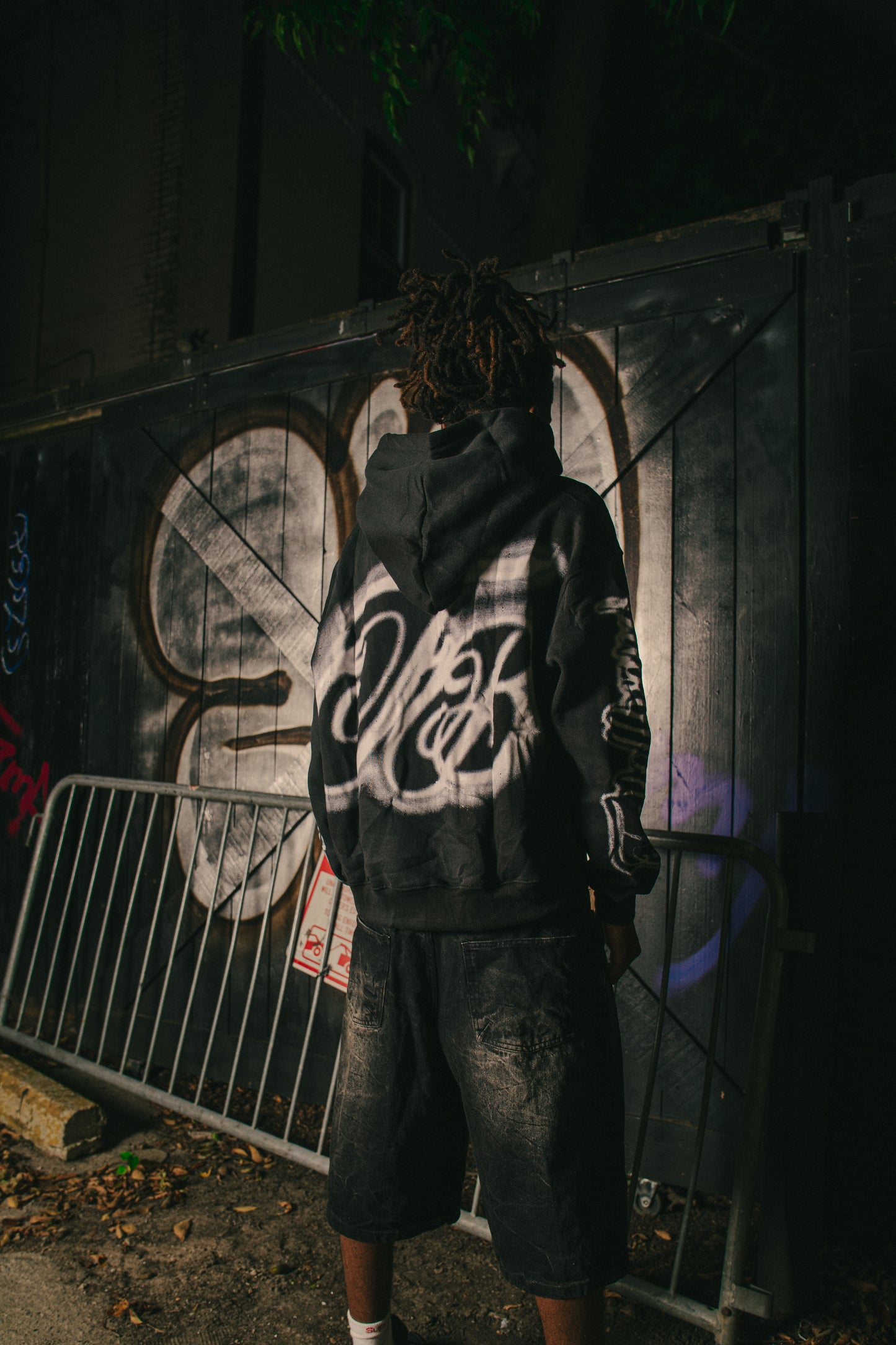 FOB B&W ZIP UP